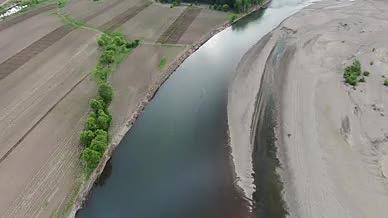 4K雅鲁河河流风光视频的预览图